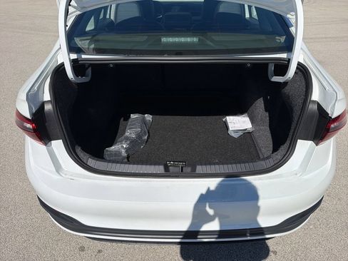 Used 2025 Volkswagen Jetta SE FWD image 28