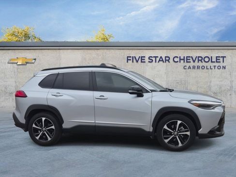 Used 2025 Toyota Corolla Cross AWD Hybrid w/ Convenience Package image 9