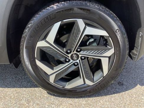Certified 2024 Hyundai Tucson Limited AWD/4WD image 35