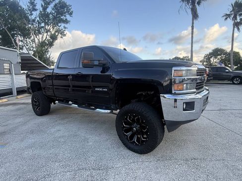 Used 2015 Chevrolet Silverado 2500 LT w/ LT Convenience Package AWD/4WD image 11