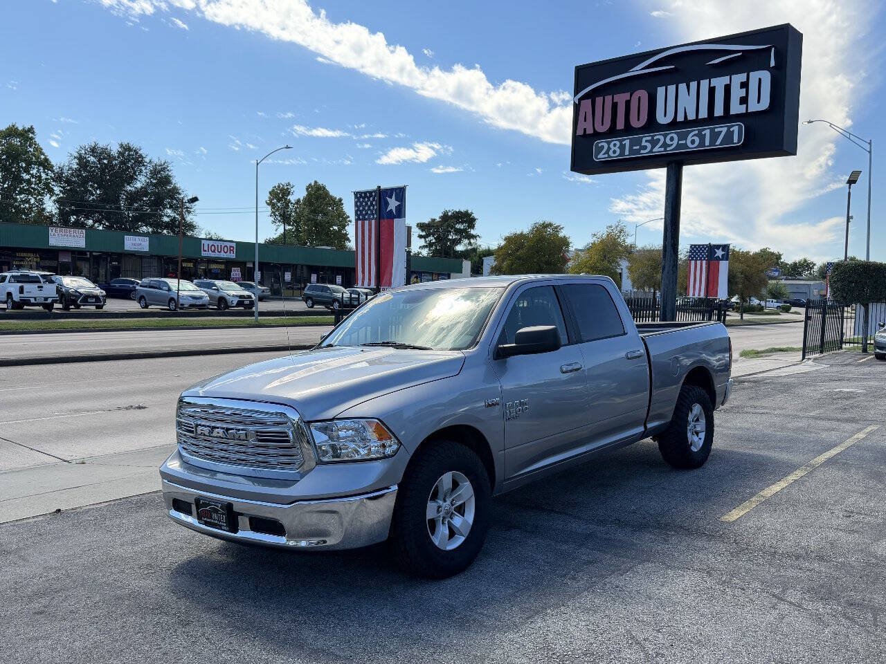 Used 2019 RAM 1500 Classic SLT RWD image 1
