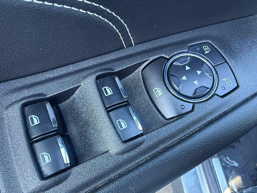 Used 2023 Ford Edge Titanium w/ Cold Weather Package AWD/4WD image 16