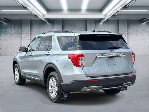 Used 2023 Ford Explorer XLT w/ Equipment Group 202A AWD/4WD image 5
