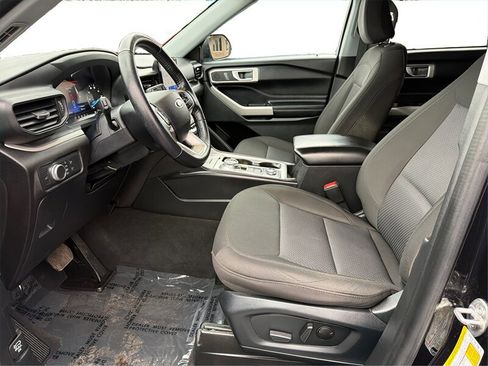 Used 2022 Ford Explorer XLT image 10