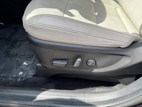 Used 2022 Kia Telluride EX w/ EX Premium Package image 28