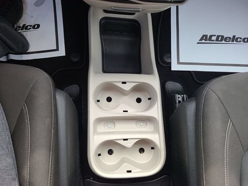 Used 2023 Chrysler Voyager LX FWD image 23