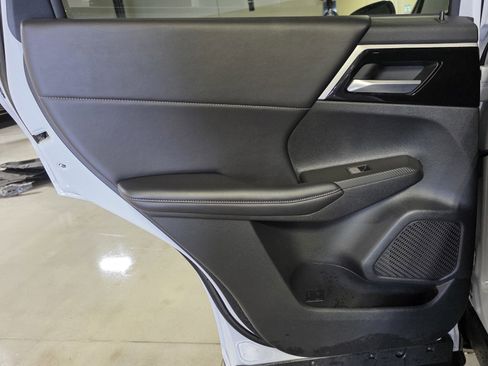 Used 2024 Mitsubishi Outlander Ralliart image 10