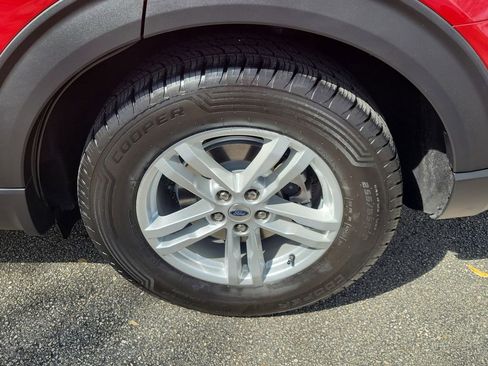 Used 2021 Ford Explorer XLT image 9