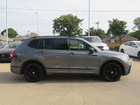 Used 2022 Volkswagen Tiguan SE R-Line image 5