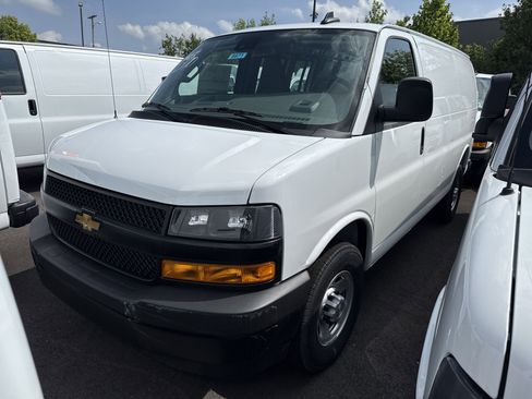 New 2025 Chevrolet Express 3500 w/ Driver Convenience Package RWD image 4