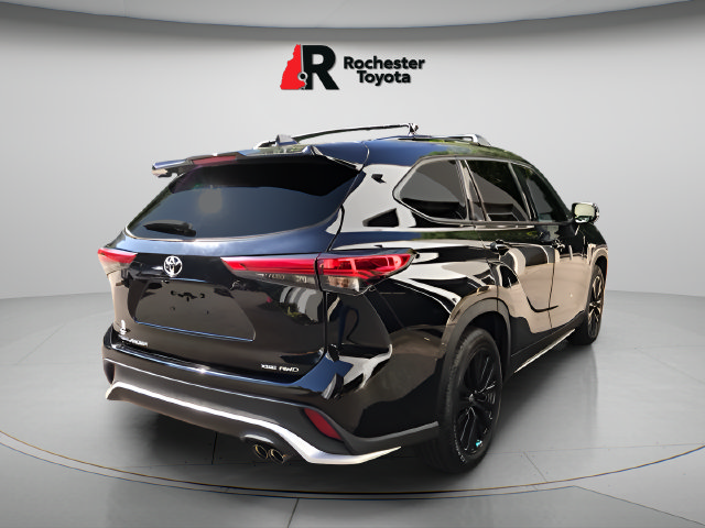 Used 2023 Toyota Highlander XSE AWD/4WD image 7