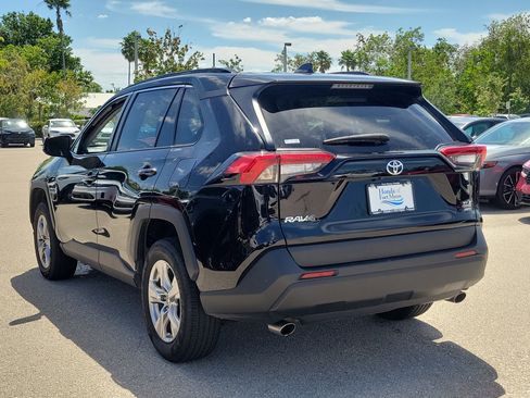 Used 2023 Toyota RAV4 XLE image 4