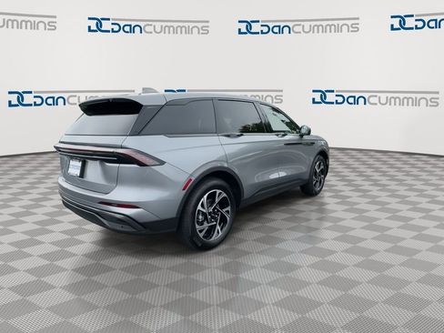 New 2025 Lincoln Nautilus Premier w/ Jet Appearance Package image 8