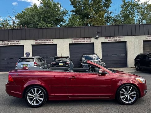 Used 2011 Volvo C70 T5 w/ Climate Pkg FWD image 7