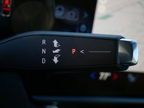 New 2026 Chevrolet Equinox EV LT image 9