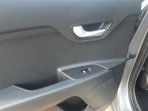 Used 2021 Kia Rio S image 16