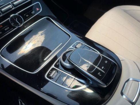 Used 2018 Mercedes-Benz E 300 4MATIC image 16