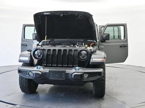 Used 2023 Jeep Wrangler Unlimited w/ Cold Weather Group AWD/4WD image 39
