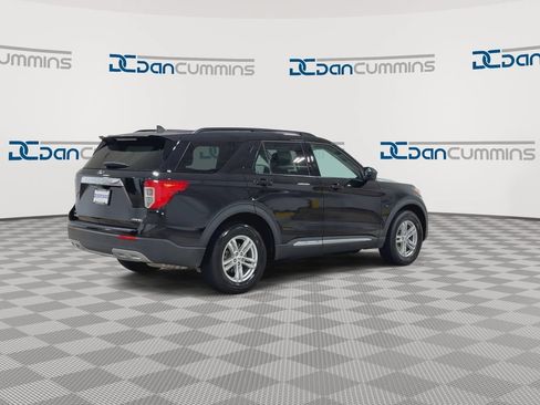 Used 2023 Ford Explorer XLT w/ Equipment Group 202A AWD/4WD image 8