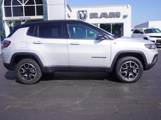 Used 2024 Jeep Compass Trailhawk AWD/4WD video 2