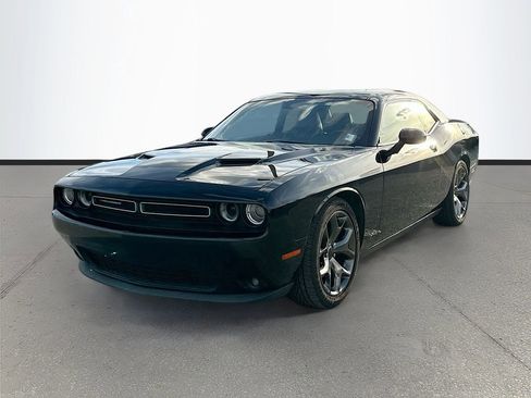 Used 2015 Dodge Challenger SXT Plus w/ Sound Group II image 3