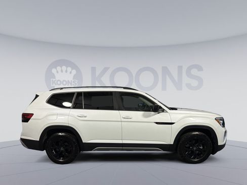 Used 2024 Volkswagen Atlas Peak Edition SEL AWD/4WD image 8