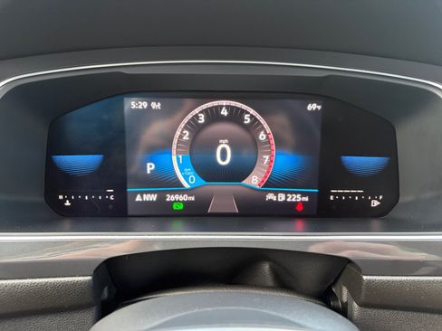 Certified 2023 Volkswagen Tiguan SE R-Line AWD/4WD image 10