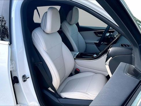 Certified 2026 Mercedes-Benz GLC 300 4MATIC image 32