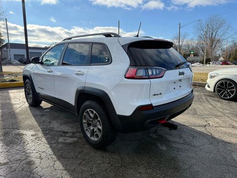 Used 2020 Jeep Cherokee Trailhawk image 3