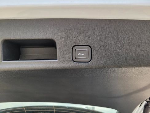 New 2026 Chevrolet Traverse Z71 w/ Enhanced Driving Package image 10