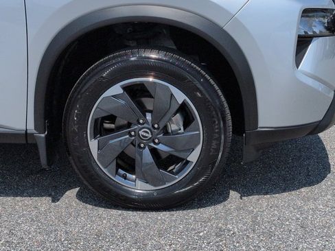 Certified 2025 Nissan Rogue SV w/ SV Premium Package FWD image 11