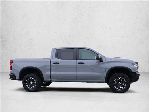 Used 2025 Chevrolet Silverado 1500 ZR2 AWD/4WD image 4
