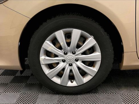 Used 2013 Toyota Corolla LE image 8