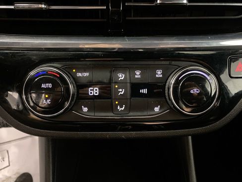 Certified 2024 Buick Envista Sport Touring w/ Convenience I Package FWD image 18