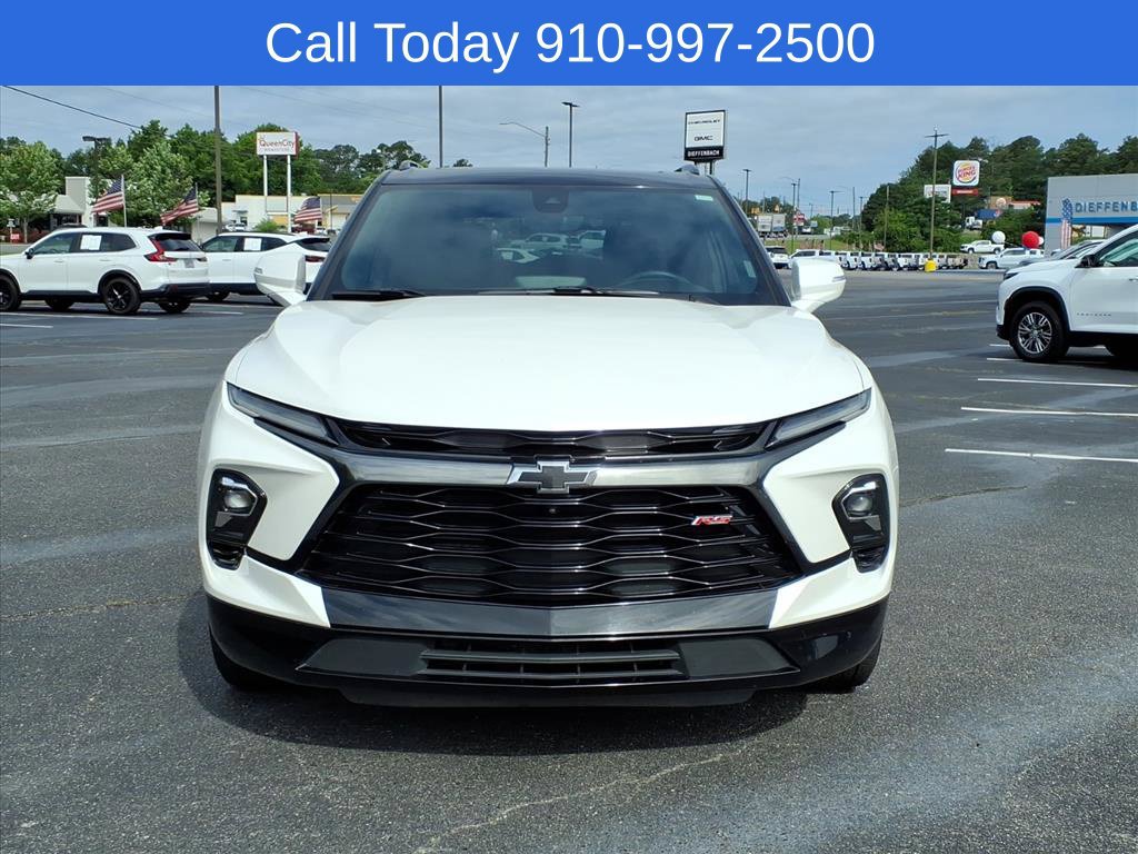 Used 2023 Chevrolet Blazer RS w/ Driver Confidence II Package FWD image 2
