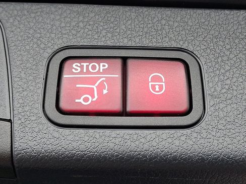 Certified 2023 Mercedes-Benz GLB 250 4MATIC image 31