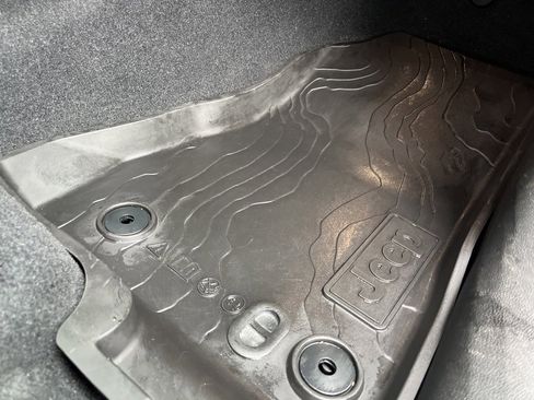 Used 2023 Jeep Wrangler Sport image 29