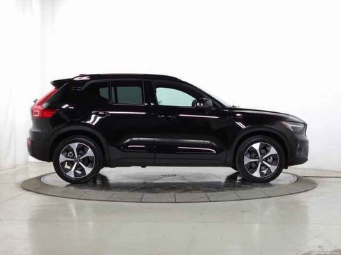 Certified 2025 Volvo XC40 B5 Plus image 14