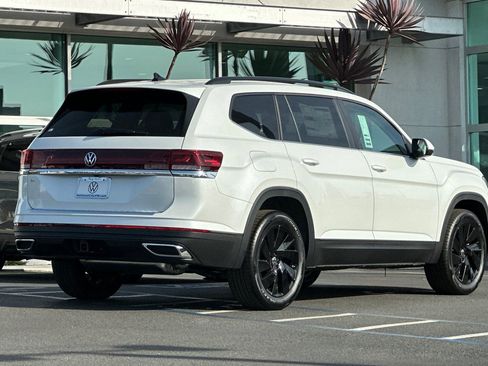 New 2026 Volkswagen Atlas SE FWD image 5