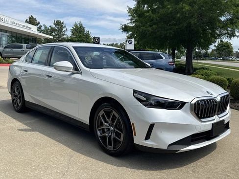 Certified 2026 BMW 530i xDrive AWD/4WD image 6
