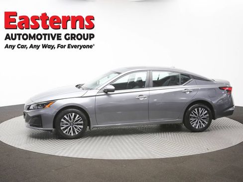Used 2024 Nissan Altima 2.5 SV w/ SV Premium Package AWD/4WD image 55