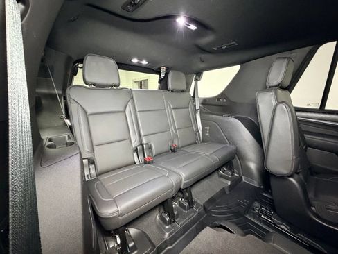 Used 2022 GMC Yukon Denali w/ Denali Premium Package AWD/4WD image 8