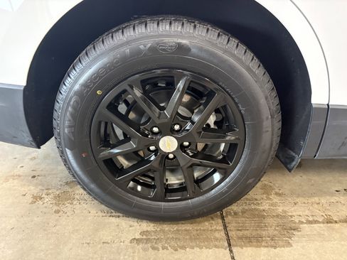 Used 2022 Chevrolet Equinox LT FWD image 31