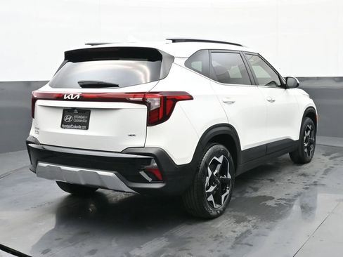Used 2024 Kia Seltos EX image 3