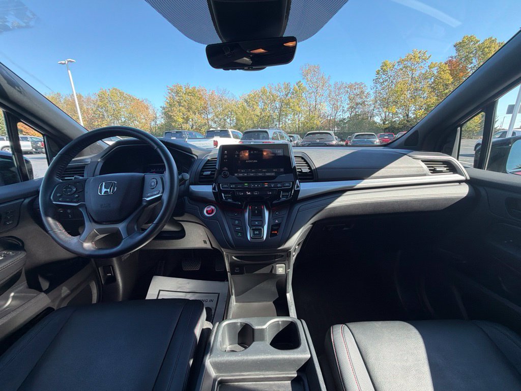 Used 2023 Honda Odyssey Sport image 12
