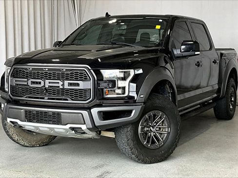 Used 2019 Ford F150 Raptor w/ Equipment Group 802A Luxury image 2