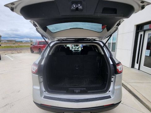 Used 2017 Chevrolet Traverse LT w/ Style and Technology Package FWD image 26