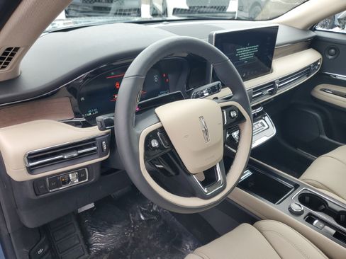 New 2026 Lincoln Corsair Reserve image 13