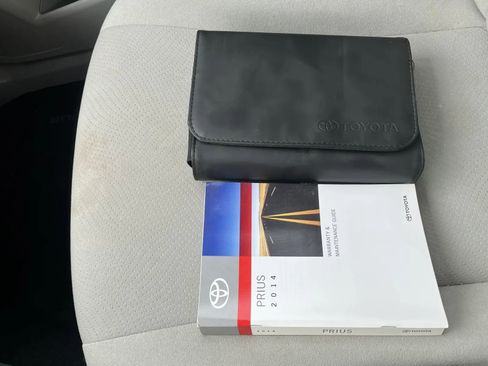 Used 2014 Toyota Prius Two image 15