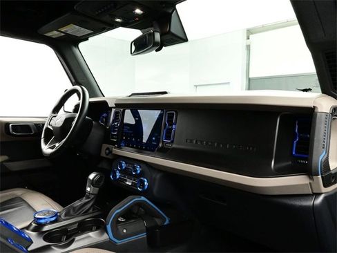 Used 2022 Ford Bronco Wildtrak image 18